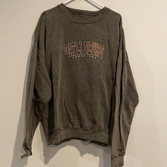 Vintage Gatlinburg Tennessee Sweatshirt - Picture 2 of 6